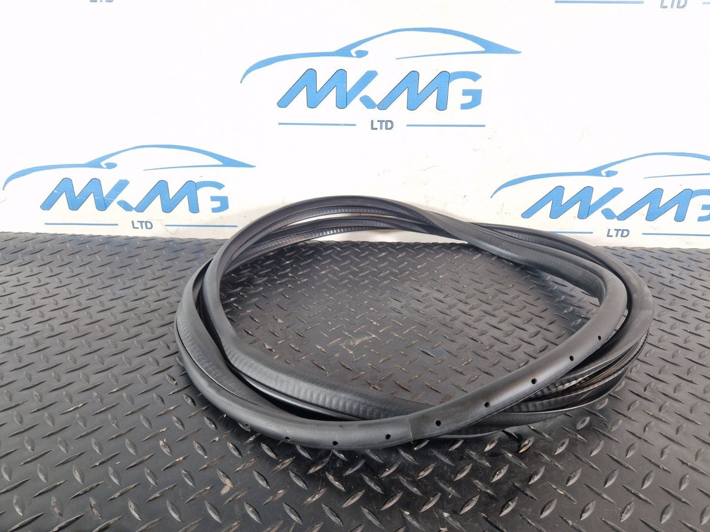 16-22 MERCEDES BENZ X253 REAR DOOR RUBBER SEAL FITS LEFT & RIGHT A1566920176