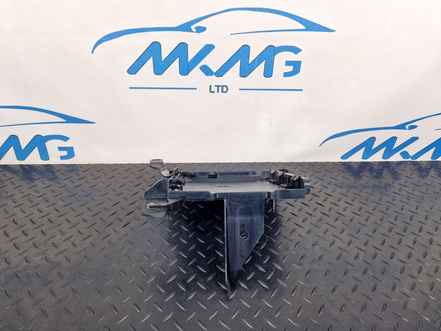 16-23 AUDI A5 F5 SPORTBACK S-LINE GENUINE ENGINE ECU HOLDER BRACKET 8W0907647A