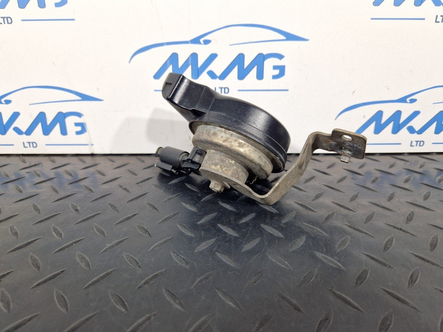 14-21 MERCEDES BENZ C200d W205 OEM HIGH LOW TONE PITCH HORN A2055420820