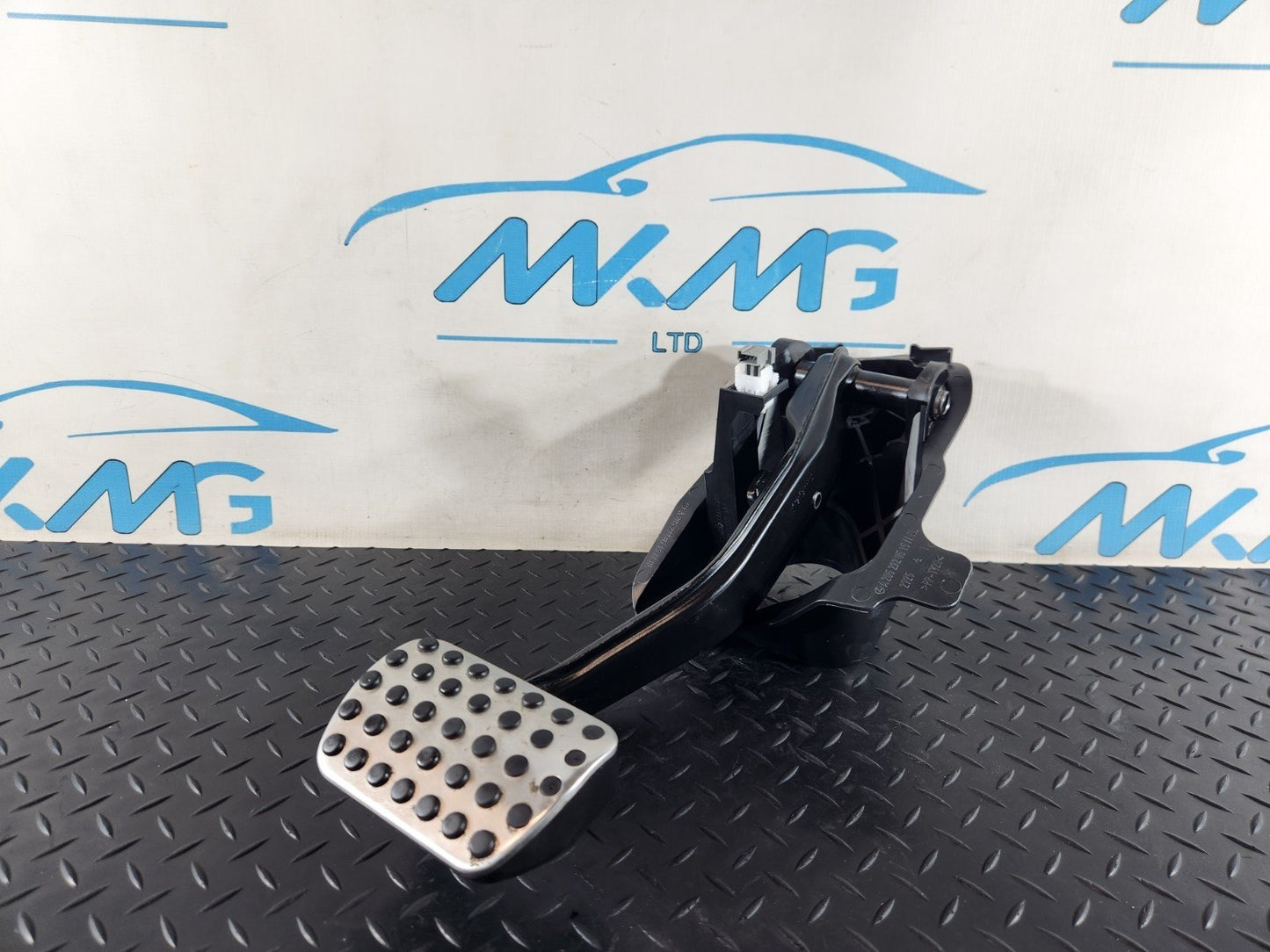 16-22 MERCEDES BENZ X253 GENUINE BRAKE PEDAL A1702900182 A2052900000