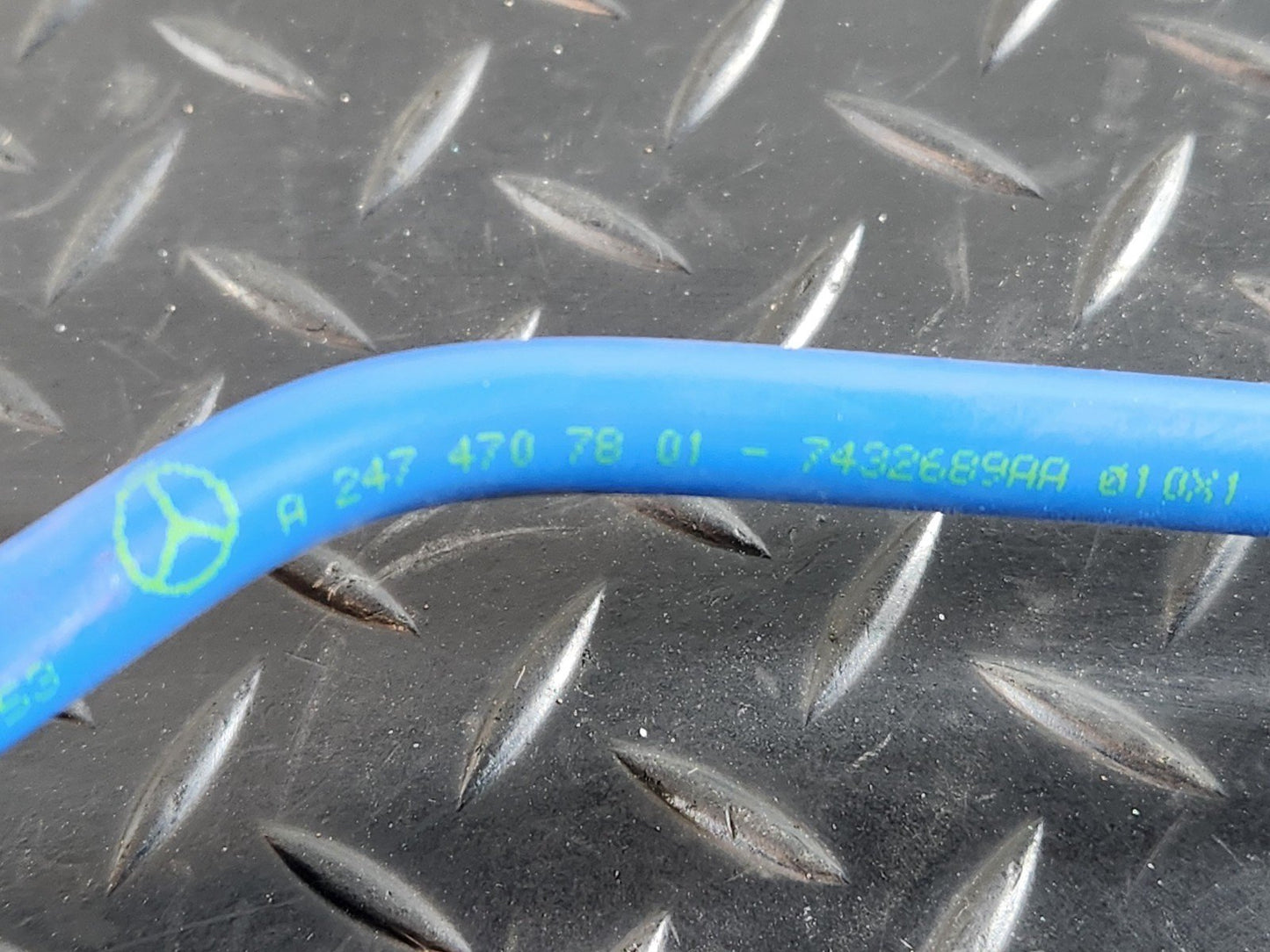 19-ON MERCEDES BENZ B CLASS W247 GENUINE FUEL PIPE LINE A2474707801