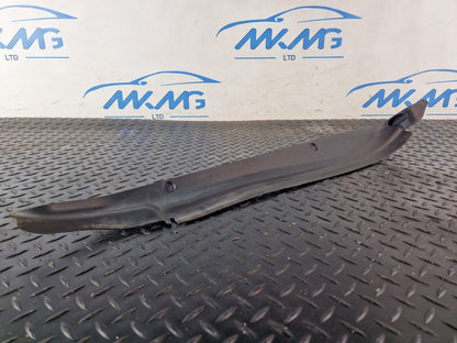 10-18 VW TOUAREG 7P GENUINE RIGHT FRONT FENDER END TRIM 7P6821112B