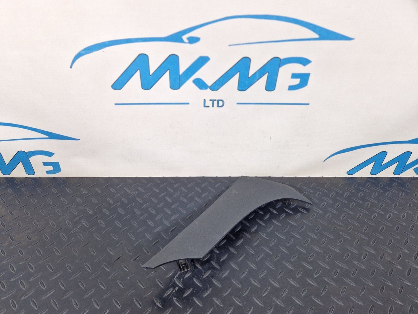 18-ON MERCEDES BENZ SPRINTER W907 W910 OEM RIGHT O/S LOWER TRIM A9106803200