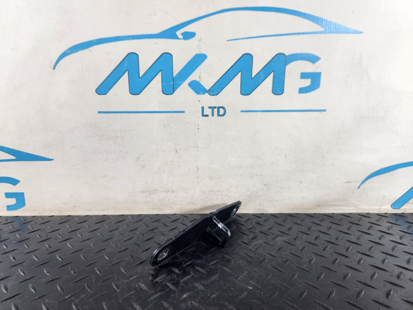 Range Rover Evoque L551 Tailgate Boot Lid Striker Catch Plate HK83-404B12-AB