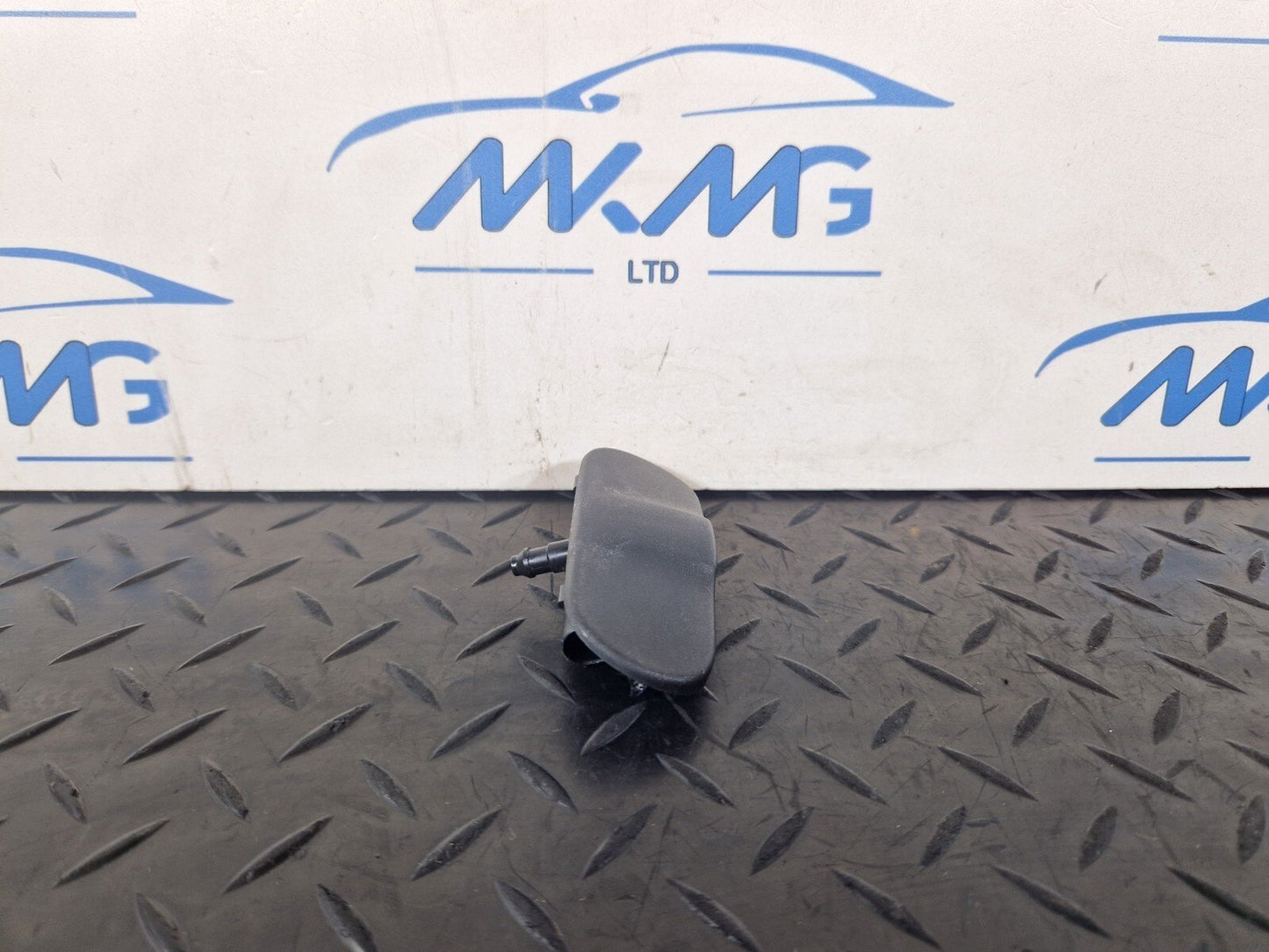 10-17 AUDI A8 4H WINDSCREEN HEATED WASHER FLUID LEFT N/S NOZZLE 4H0955987