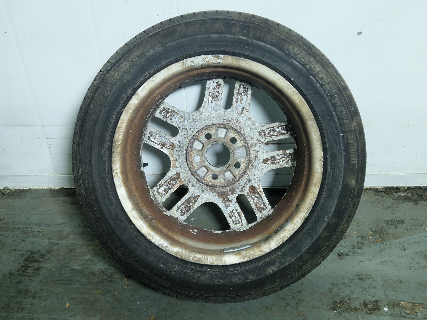 Volkswagen Golf V5 16" Alloy Wheel with Tyre 7mm 205/55/16 1J0601025F