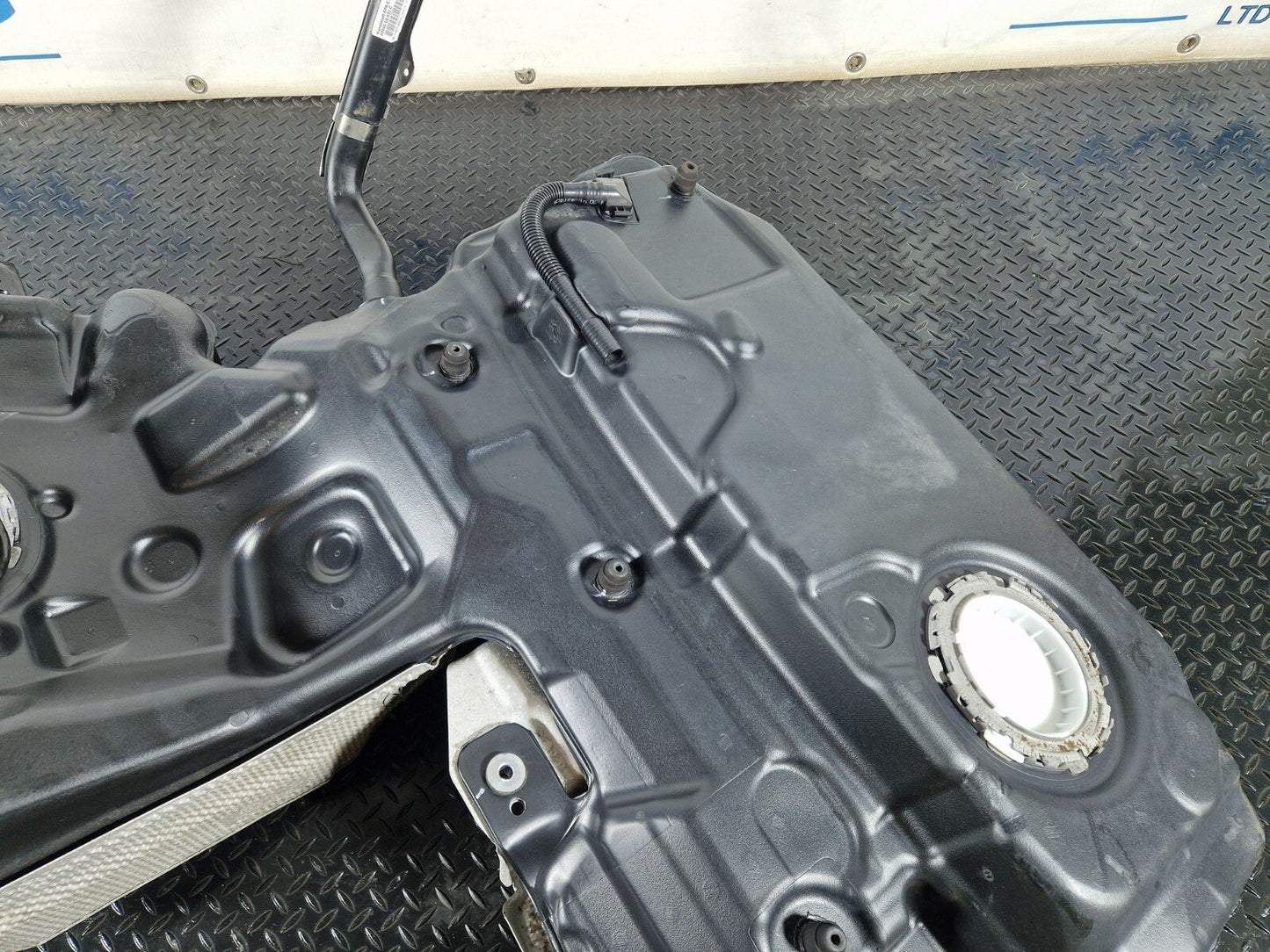 12-18 AUDI A6 C7 3.0 TDI DIESEL GENUINE FUEL TANK & PUMP 4GX201021 4G0919050C
