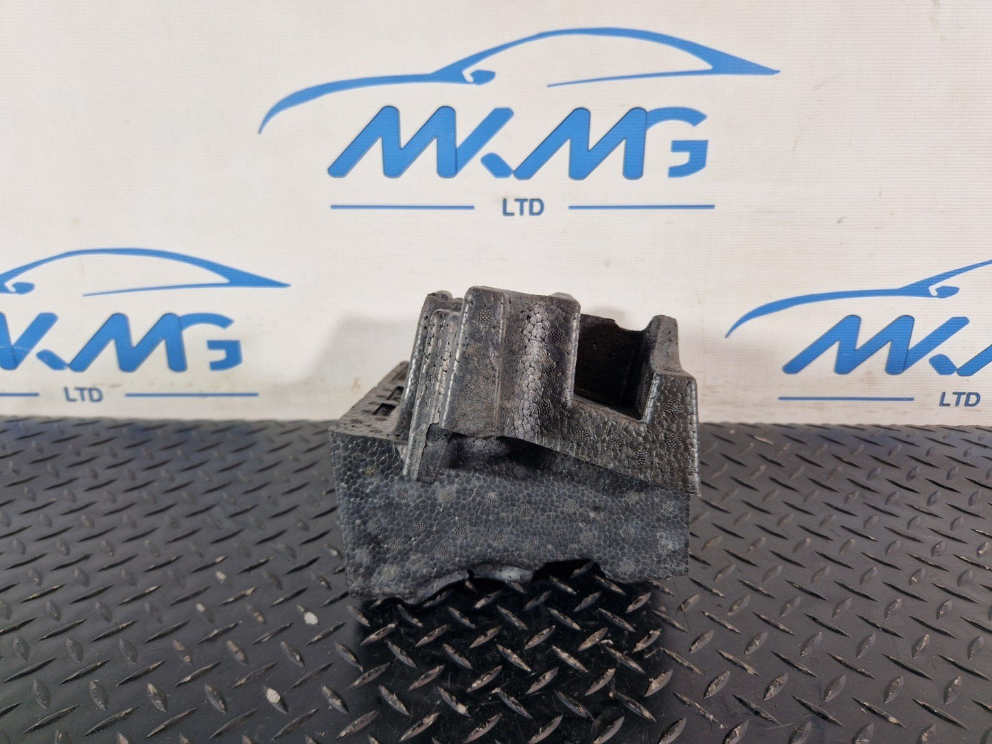 16-19 MERCEDES BENZ GLE W166 FRONT RADIATOR AIR DUCT FOAM RIGHT A2925050630