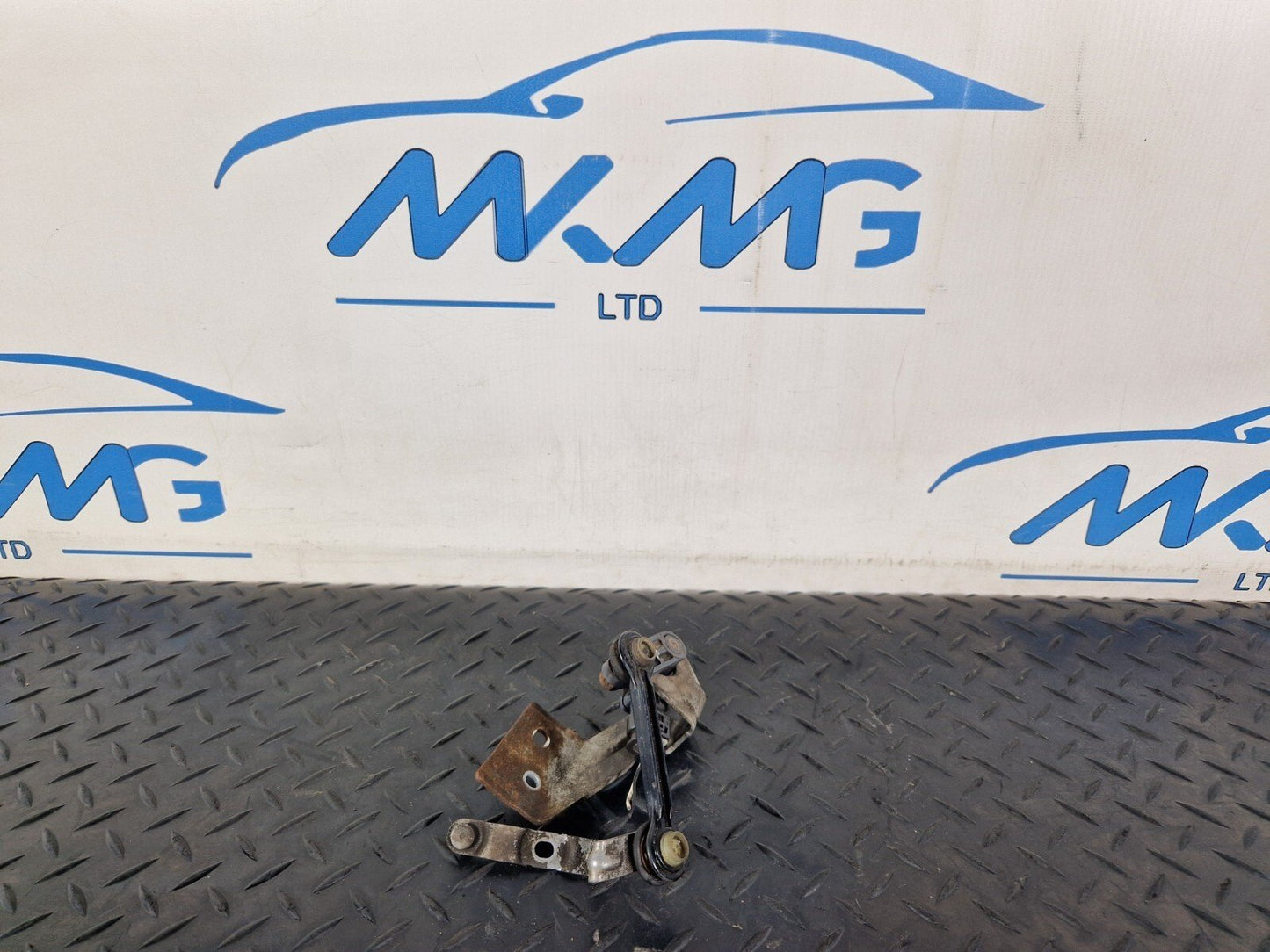 19-ON MERCEDES BENZ B CLASS W247 SENSOR REAR RIGHT LEVEL SENSOR A2473205800