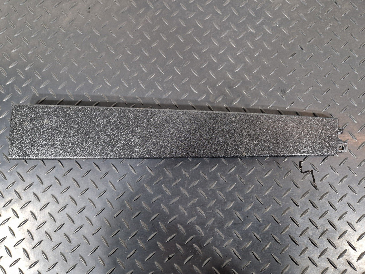18-ON MERCEDES BENZ SPRINTER W907 W910 OEM DASHBOARD TOP TRIM A9106801300