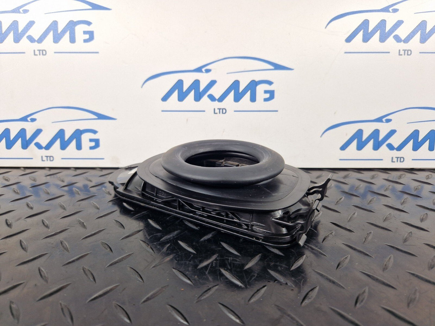 16-19 AUDI A4 B9 AVANT ULTRA SE GENUINE GEARSTICK RUBBER SEAL TRIM 8W0711406