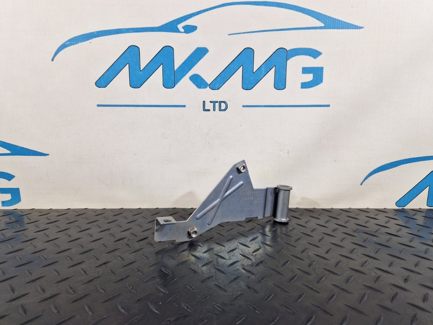 18-ON MERCEDES BENZ A CLASS W177 NOX OXYGEN SENSOR BRACKET HOLDER A6081400300