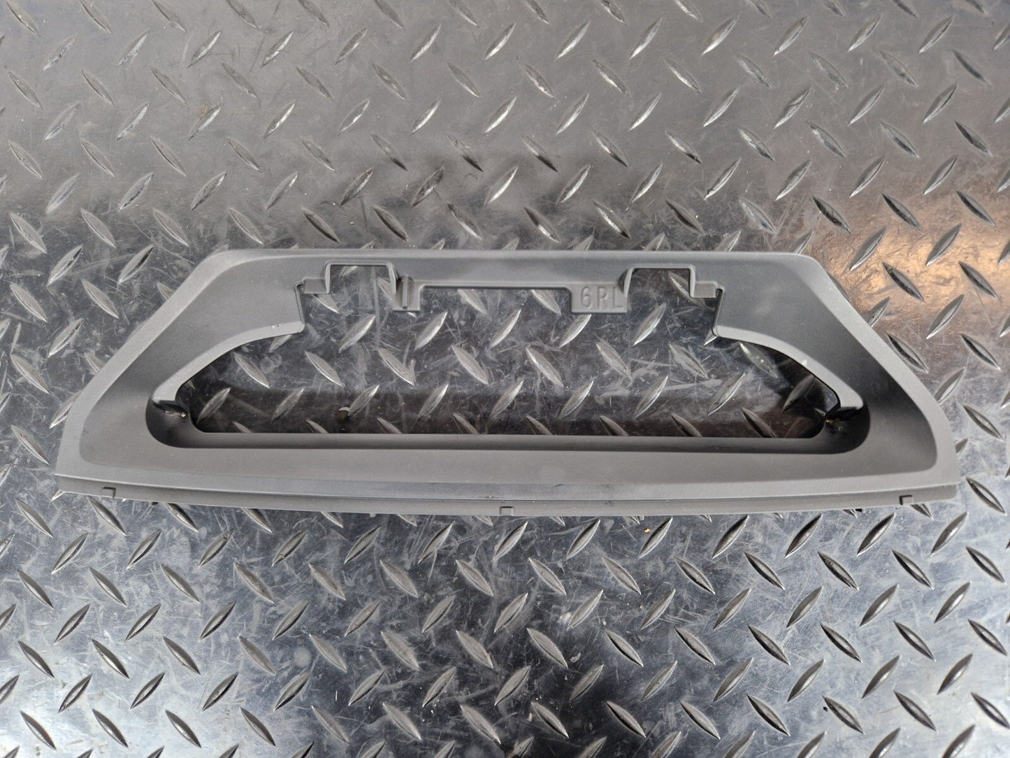 16-22 BMW X1 F48 DASHBOARD SCREEN SURROUND TRIM 9353266