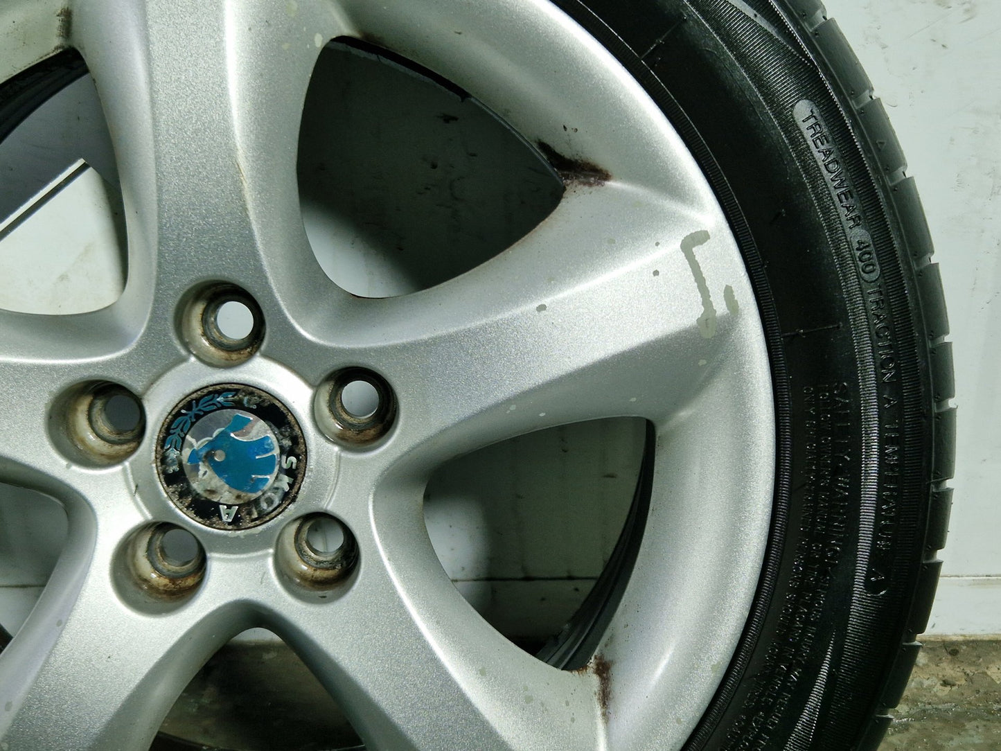Skoda Fabia 5J 15" Alloy Wheel with Tyre 195/50/15 Genuine ~6mm