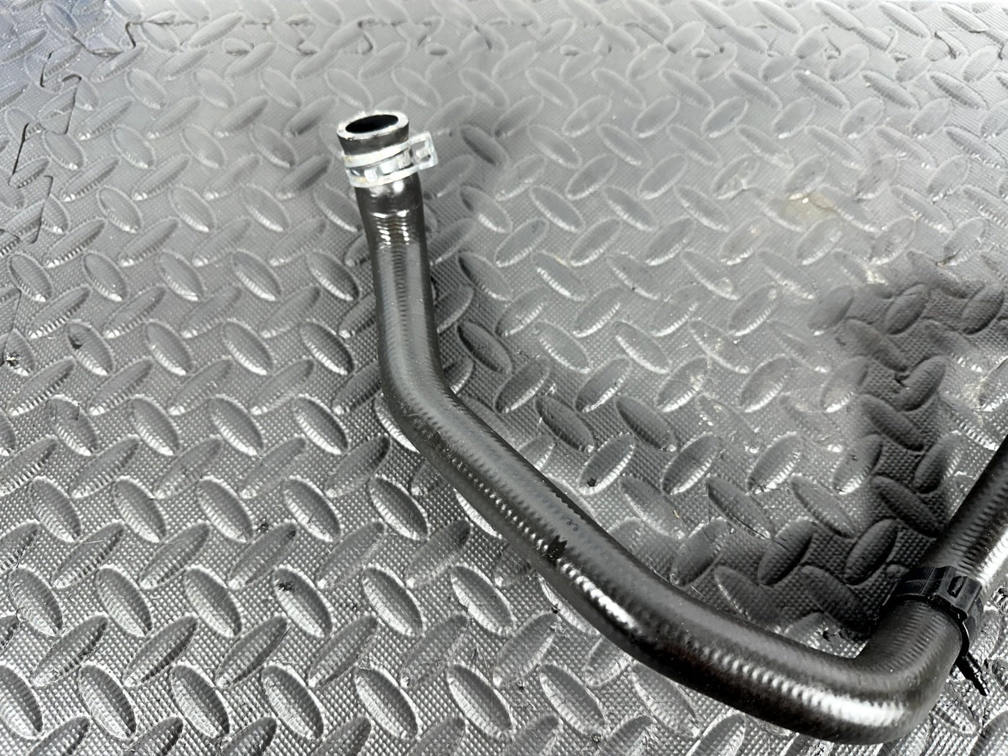 16-19 AUDI A4 B9 GENUINE 1.4 TFSI CVNA ENGINE COOLANT PIPE HOSE 8W0145920D