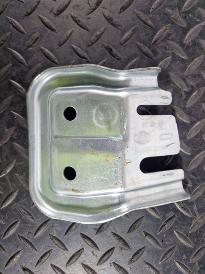 19-ON RANGE ROVER EVOQUE L551 INSTRUMENT PANEL BRACKET MOUNT HOLDER K8D2043B58AB