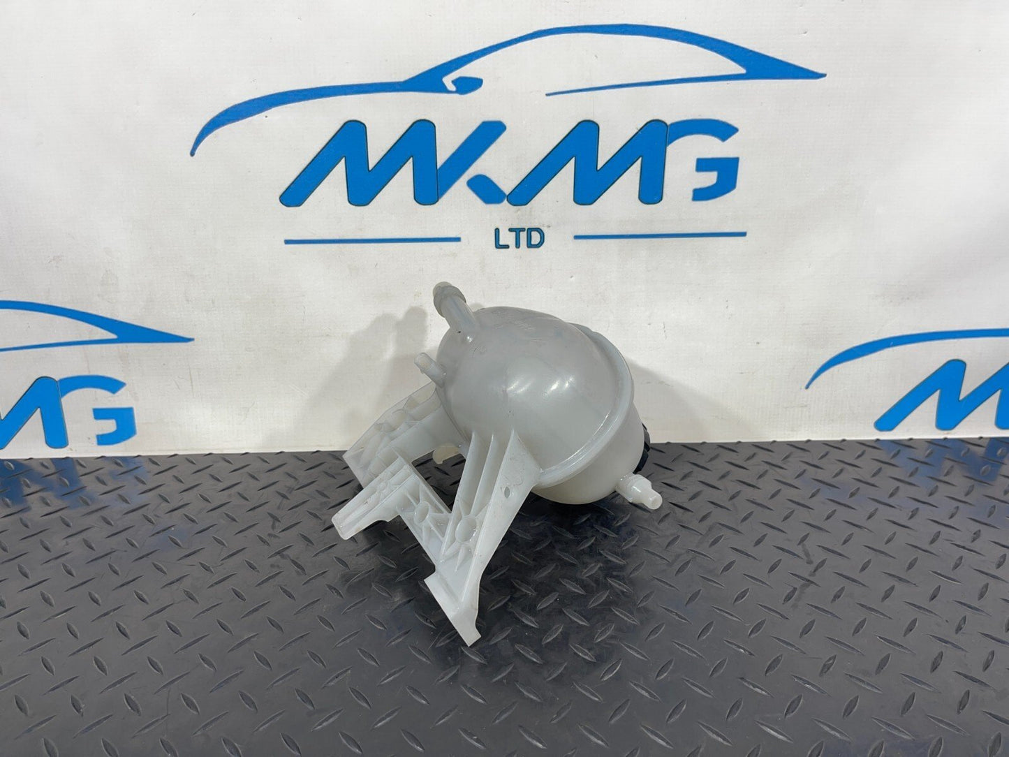 19-ON MERCEDES A CLASS EQ W177 V177 A250e COOLANT EXPANSION TANK A2475000149