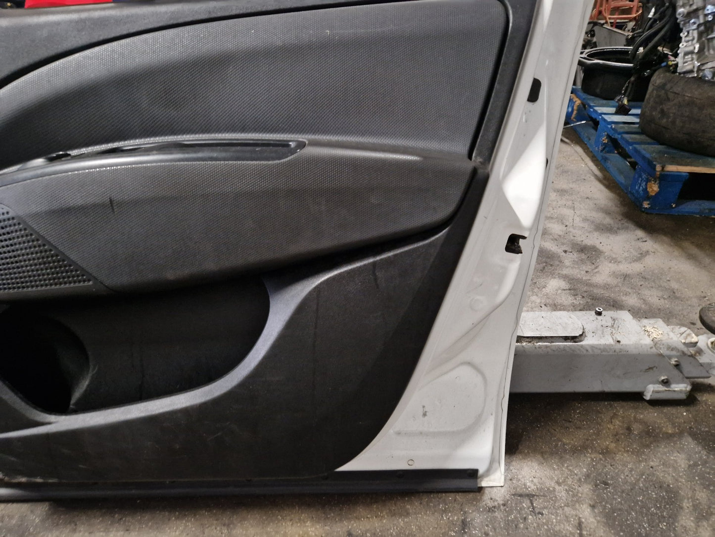 Fiat Doblo MK2 FL (263-1) Cargo Van Front Right OS Driver Complete Door in White