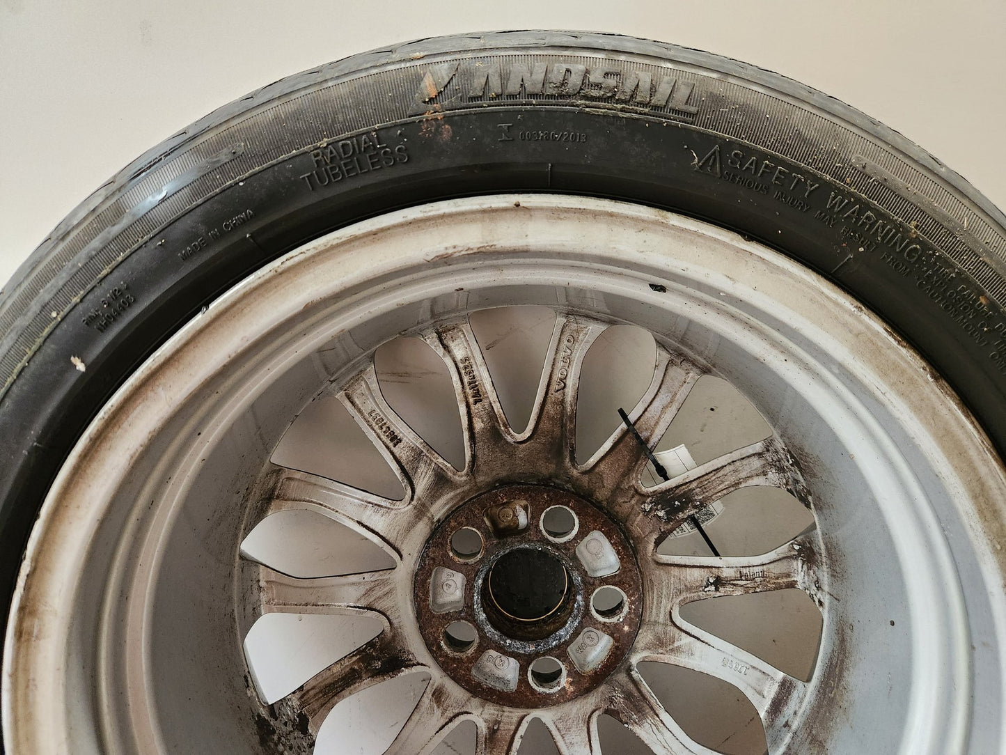 Volvo C30 MK1 (MK) 17" Alloy Wheel with Tyre 205/50/17 ~4mm