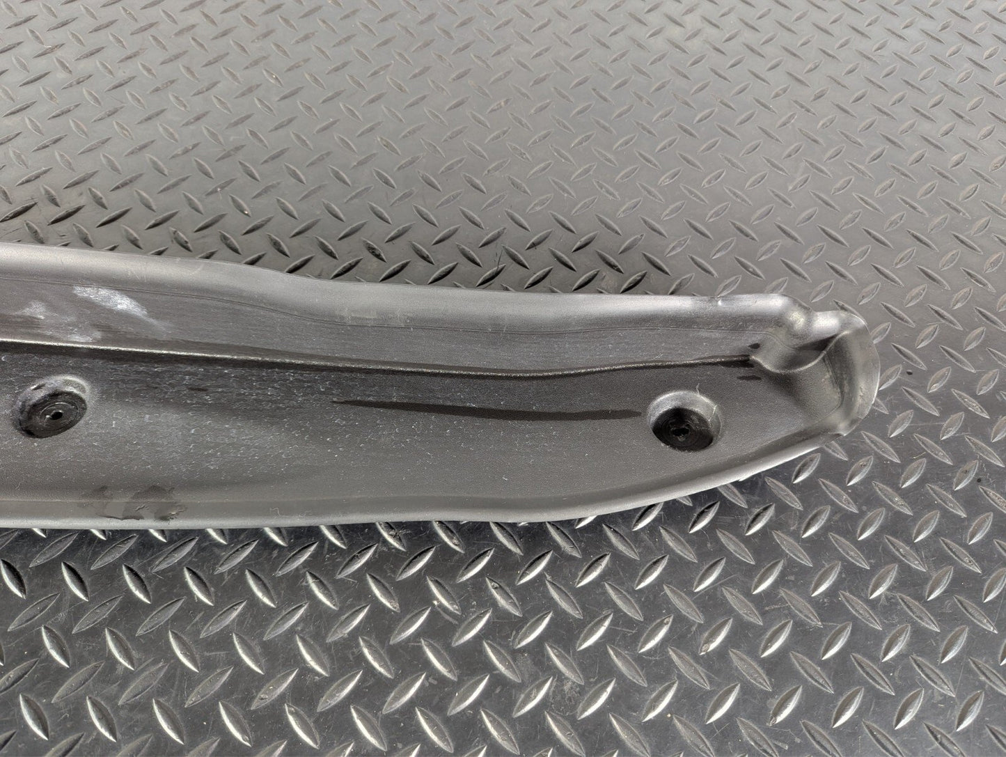 11-19 MERCEDES BENZ ML W166 FRONT LEFT N/S WING FENDER TRIM COVER A1668890125
