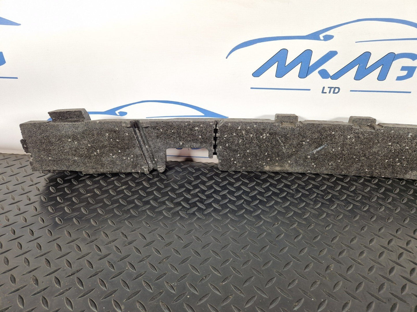 10-18 AUDI A7 4G S-LINE OEM FRONT BUMPER FOAM FILLER PIECE 4G8807550B