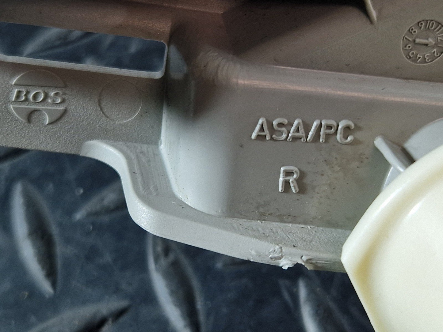 12-18 AUDI A6 C7 GENUINE RIGHT UPPER D PILLAR TRIM 4G9867246B