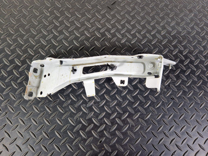16-19 AUDI A4 B9 S-LINE GENUINE FRONT RIGHT SIDE FENDER BRACKET 8W0821136B
