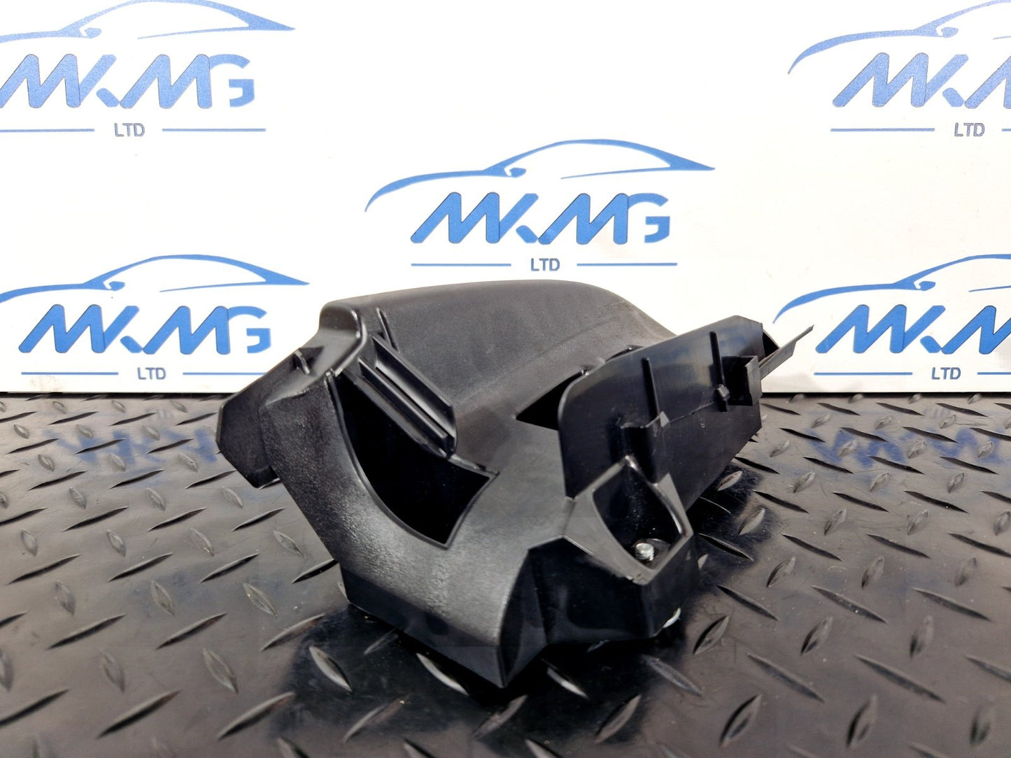16-19 AUDI A4 B9 GENUINE REAR RIGHT SEAT BELT GUIDE 8W0857792