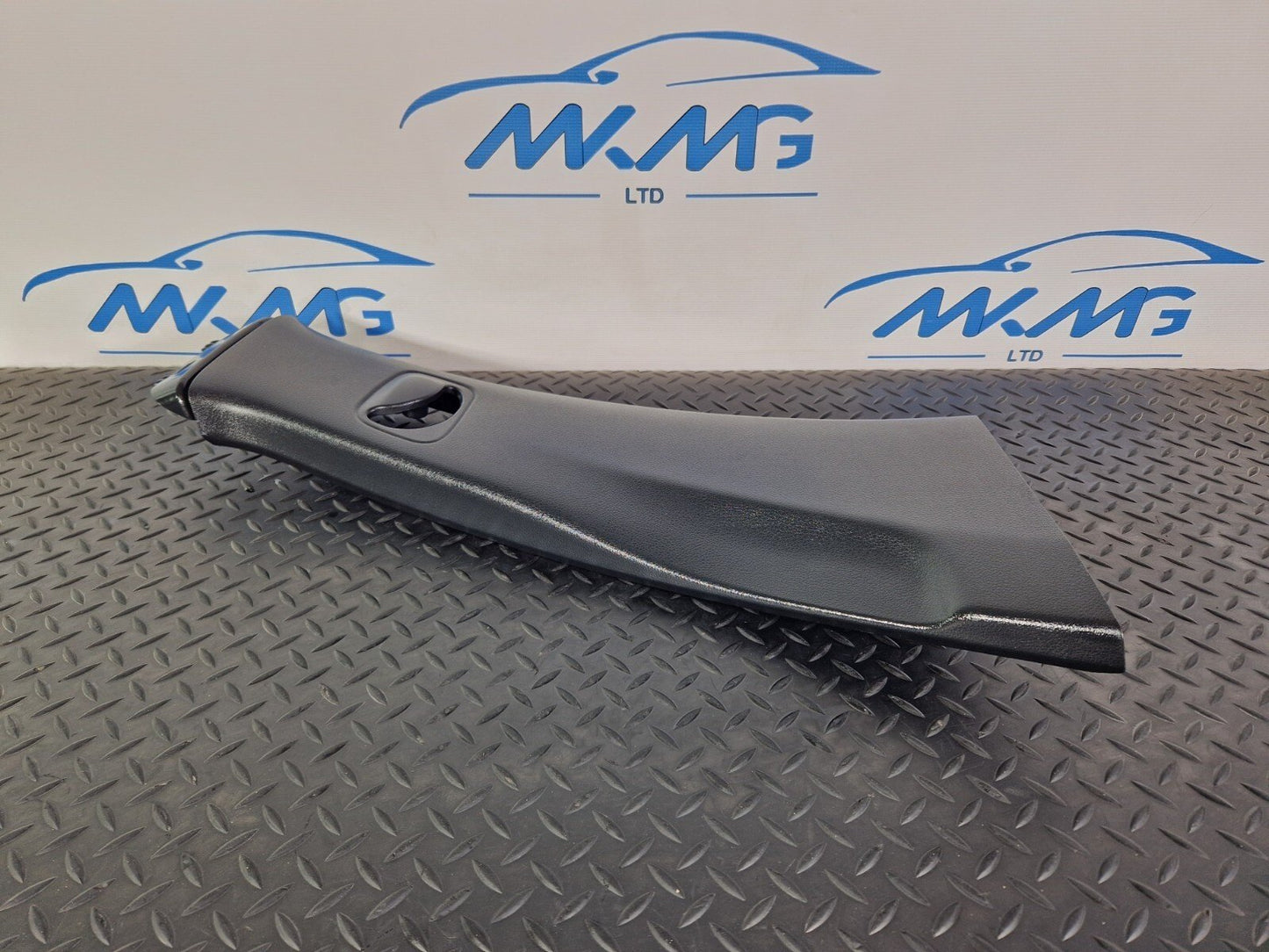 18-ON MERCEDES A CLASS W177 RIGHT DRIVER SIDE B-PILLAR TRIM PANEL A1776900300
