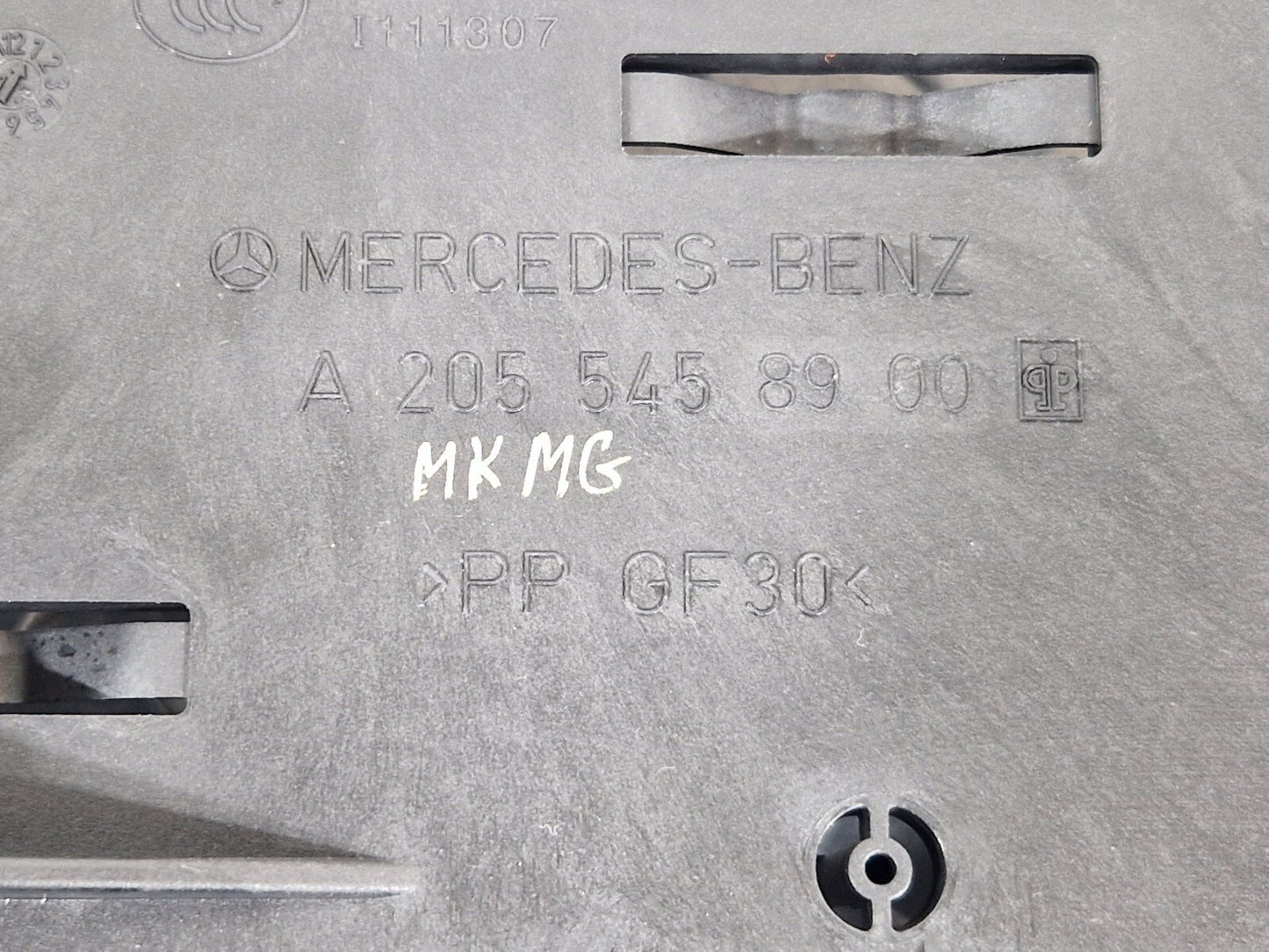 14-21 MERCEDES BENZ W205 GENUINE CD CHANGER ECU HOLDER BRACKET MOUNT A2055458900