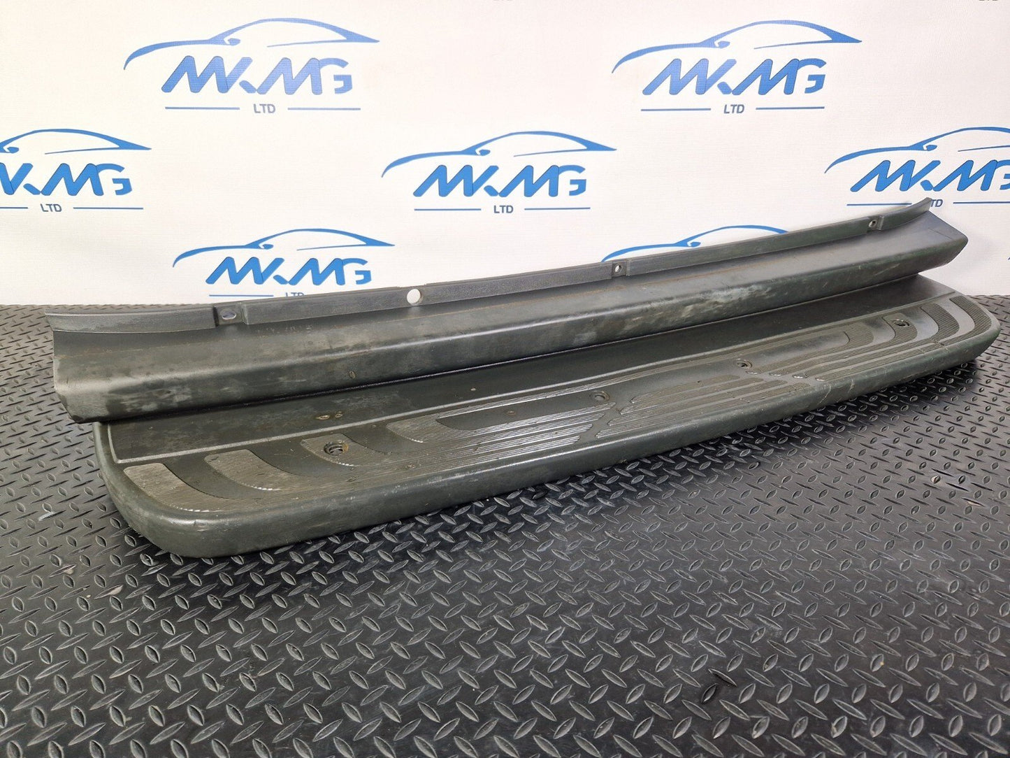 18-ON MERCEDES BENZ SPRINTER W907 W910 REAR BUMPER MIDDLE BRACKET A9108856500