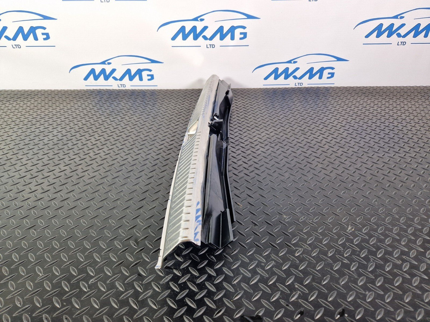 14-21 MERCEDES BENZ C220d W205 TAILGATE BOOT LID TRIM COVER A2056902501