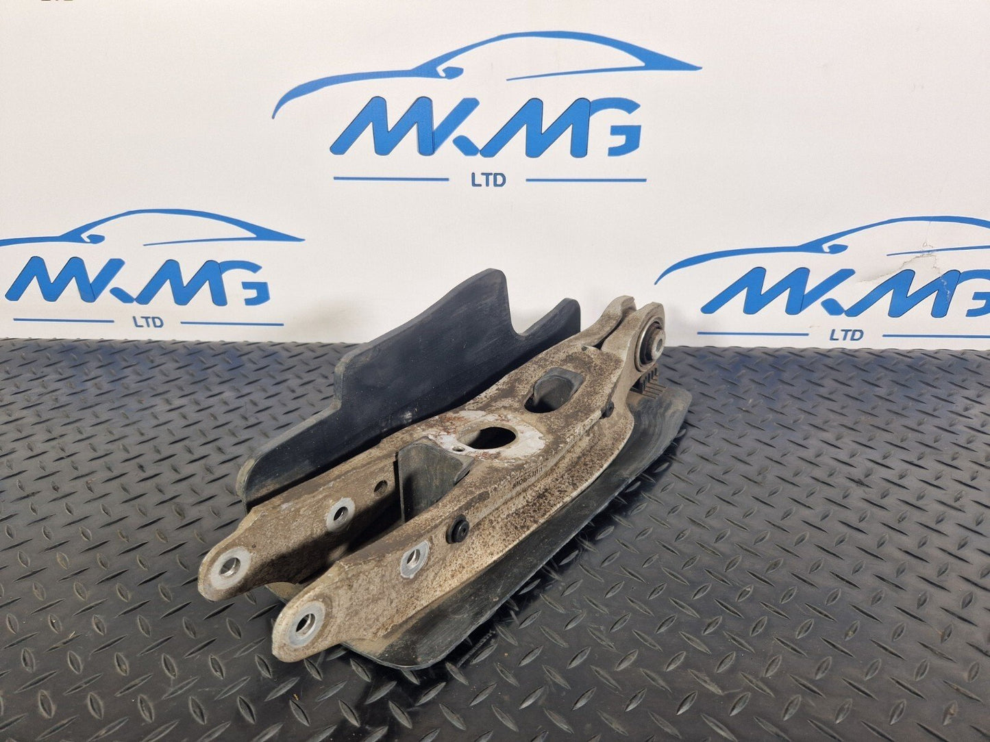 6-19 AUDI A4 B9 GENUINE REAR RIGHT OR LEFT SIDE LOWER CONTROL ARM 8W0505311H