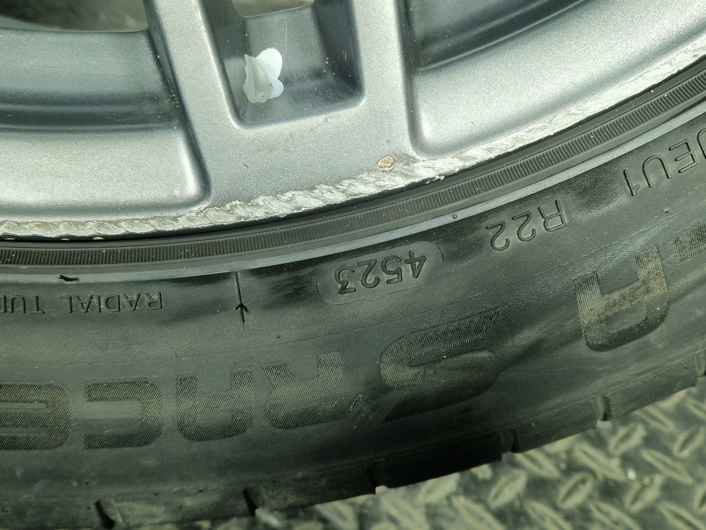 Audi Q5 20" Alloy Wheel with Tyre 4mm 255/45/20 8R0601025R