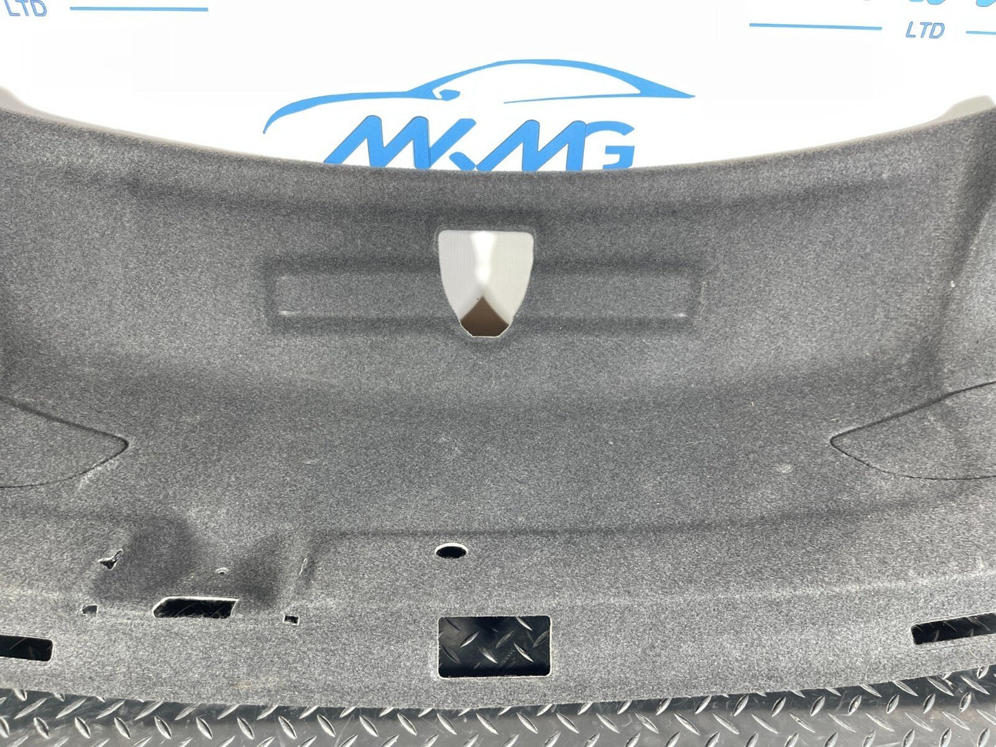 16-19 AUDI A4 B9 SALOON GENUINE BOOTLID TAILGATE TRIM PANEL 8W5867975