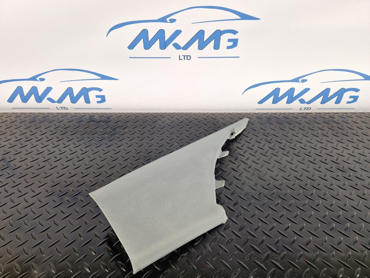 16-19 AUDI A4 B9 SALOON GENUINE REAR RIGHT O/S C-PILLAR TRIM COVER 8W5867246