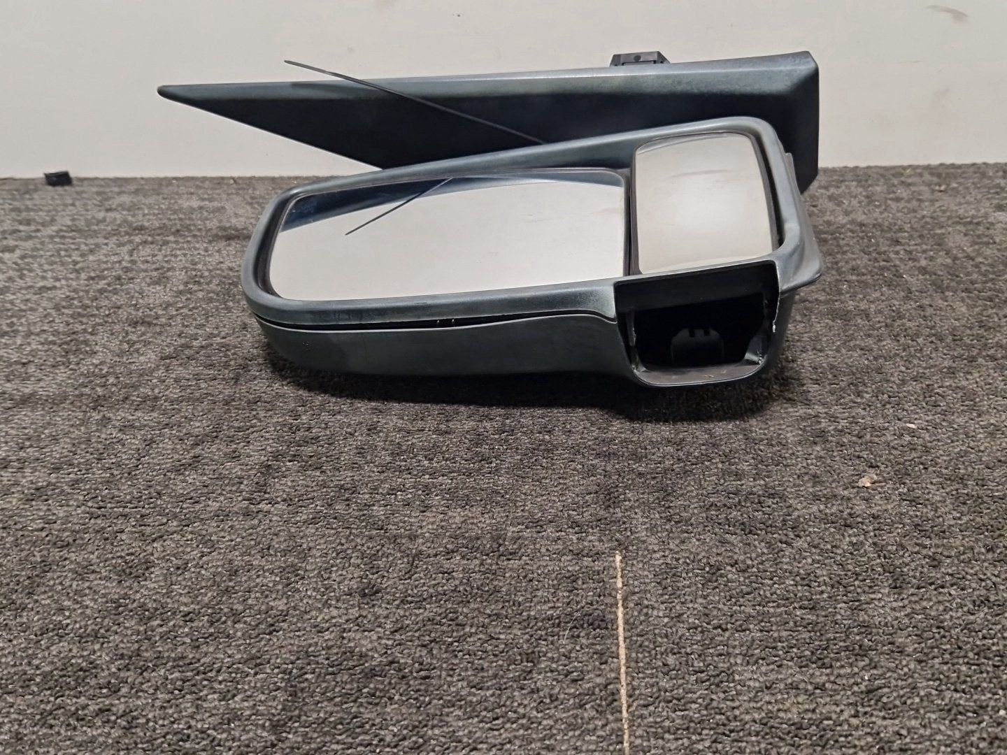 Mercedes-Benz Sprinter W907 Front Left NS Passenger Door Wing Mirror A9108103201