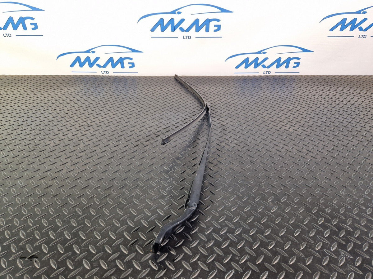 Mercedes-Benz Vito W447 Genuine Right O/S Front Wiper Arm A4478200300