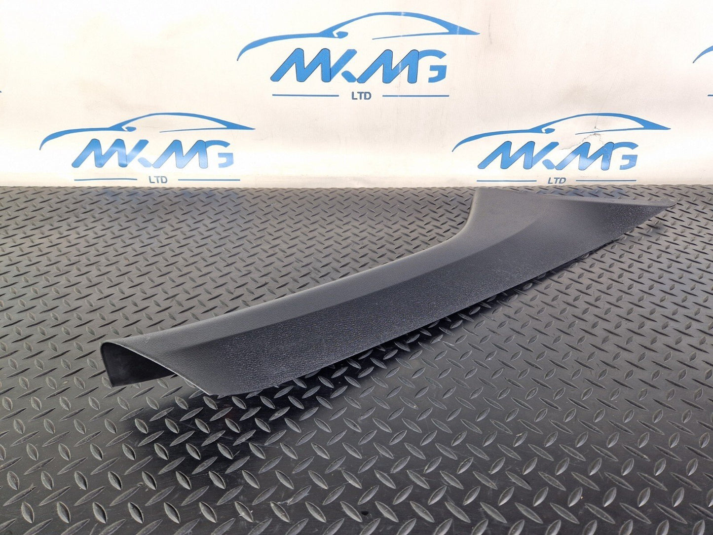 18-ON MERCEDES BENZ SPRINTER W907 W910 FRONT RIGHT A-PILLAR COVER A9076901200