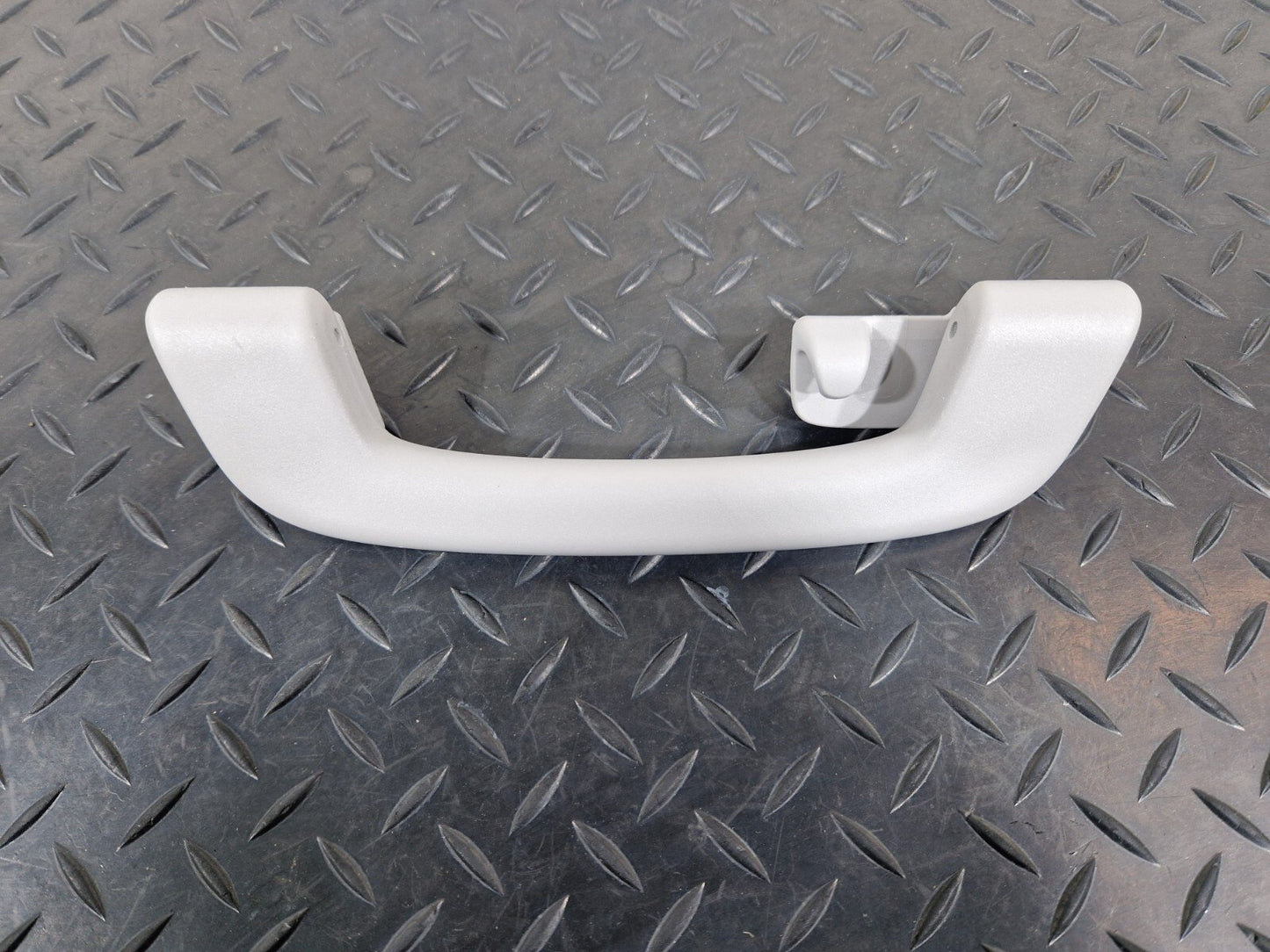 20-24 BMW 1 SERIES F40 GENUINE FULL SET OF GRAB HANDLES FRONT & REAR 7495617