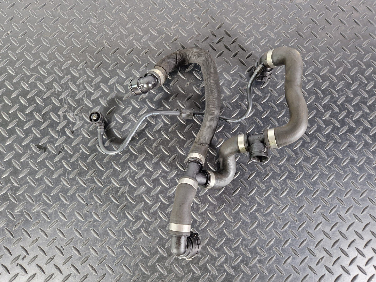 14-21 MERCEDES BENZ C300h W205 GENUINE CIRCULATION PUMP HEATING & COOLANT HOSES