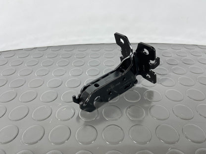 16-19 AUDI A4 B9 SALOON GENUINE REAR CENTRE SEAT BRACKET 8W0886177A