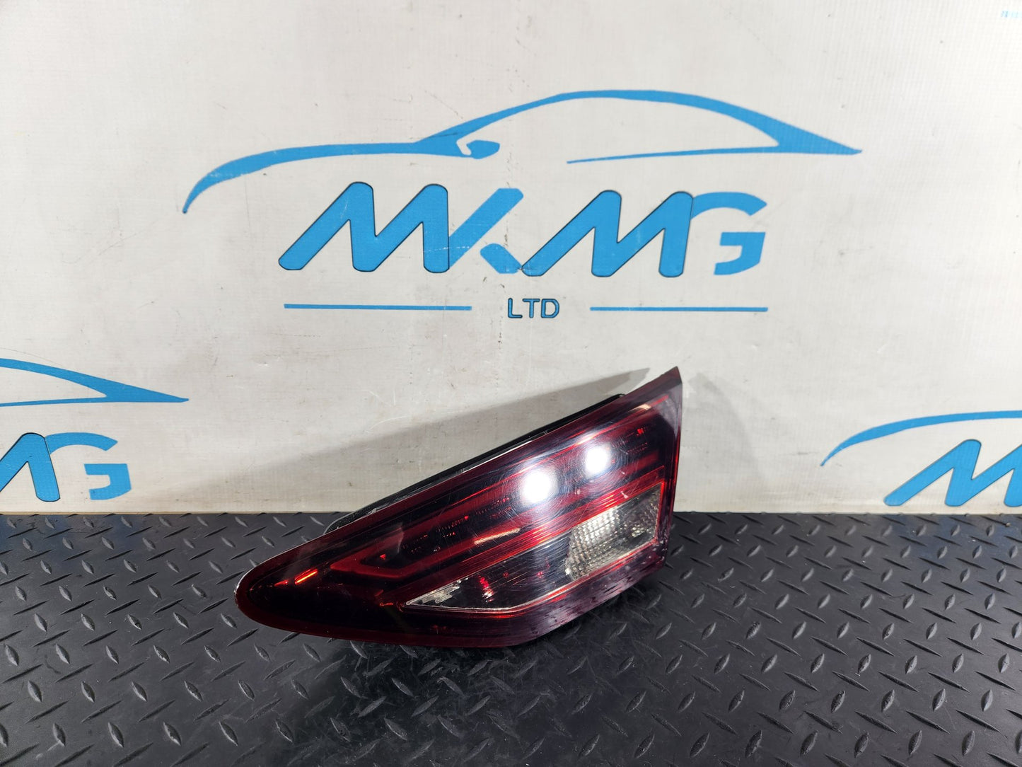 Seat Leon II 1P Hatchback Right Driver Side Inner Tail Light Genuine 5F0945308H
