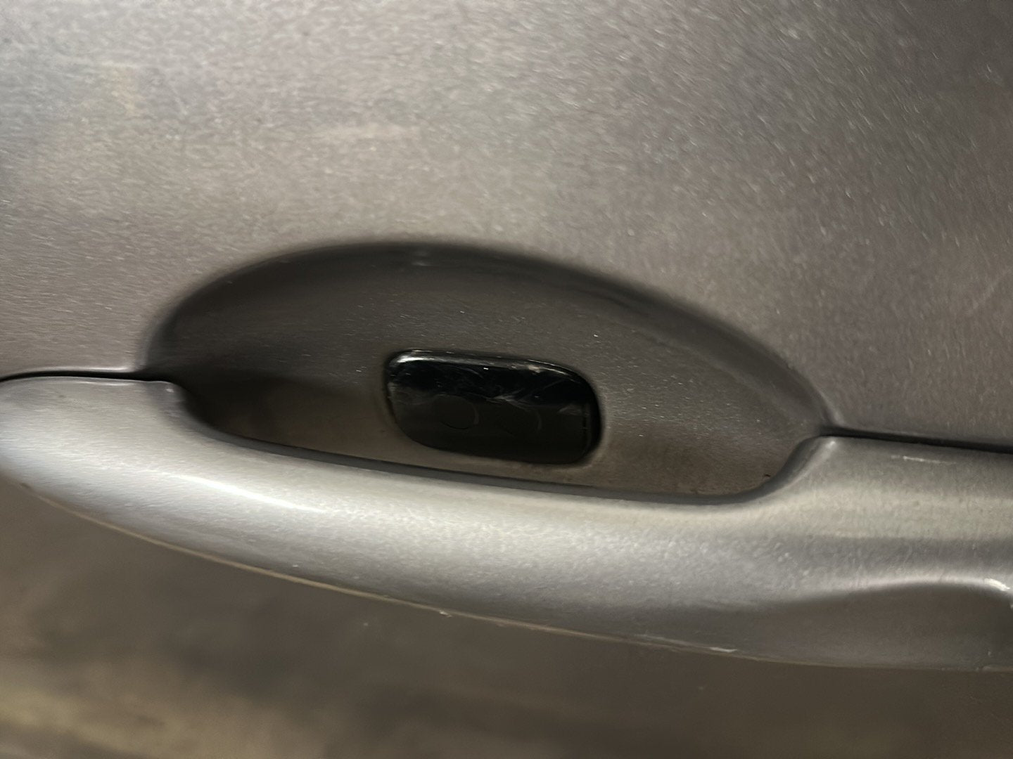 Renault Scenic MK3 (Ph1) (X95) Front Left N/S Complete Door in Grey