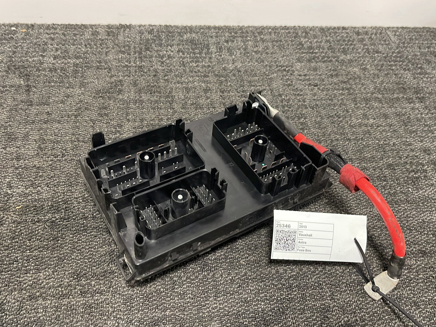 Vauxhall Astra MK6 (J) (A3400) Hatchback Electric Control Fuse Box 13368638