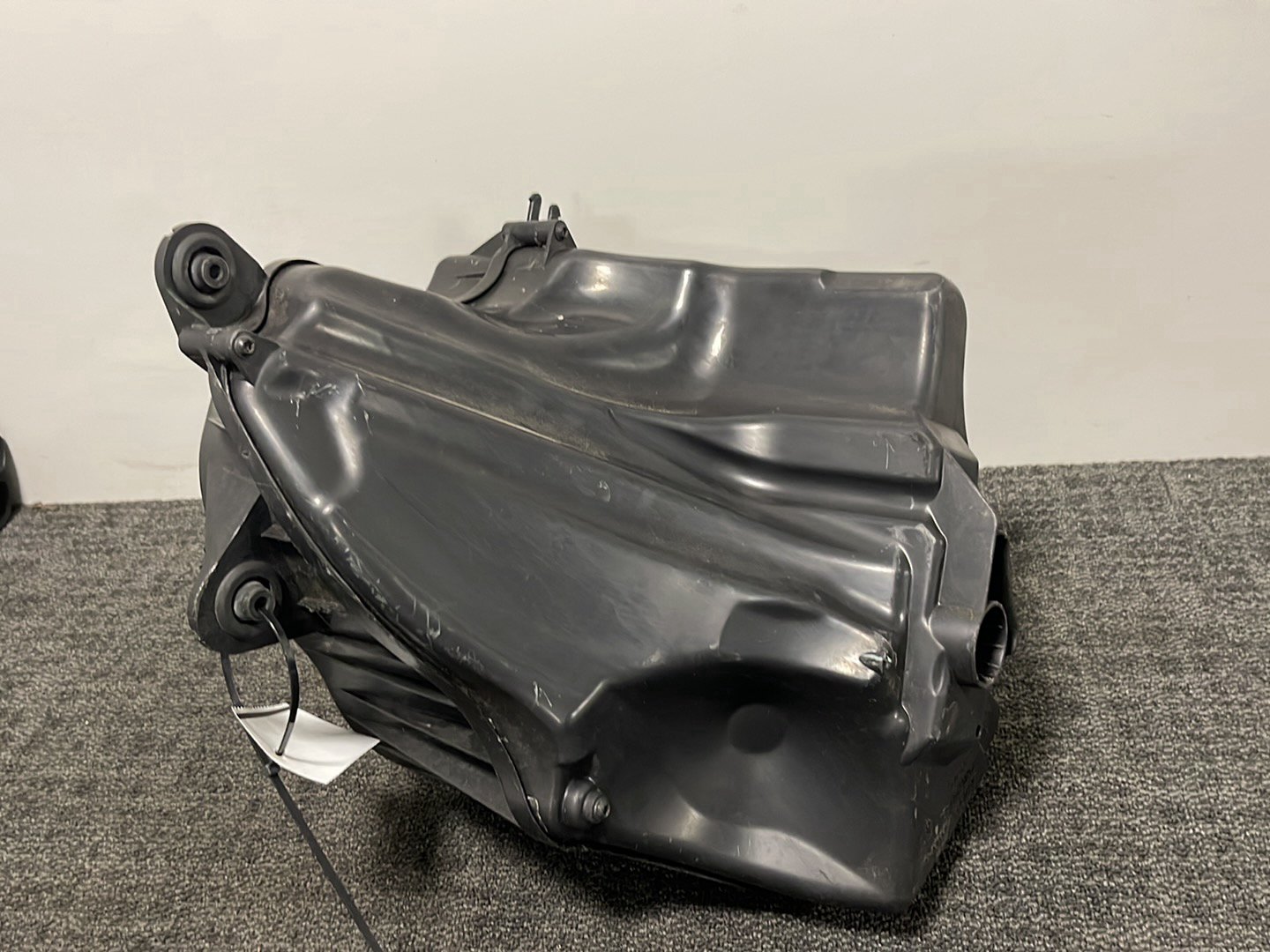 BMW 116i E87 Hatchback Genuine Air Intake Filter Box Housing 7523628 7524412