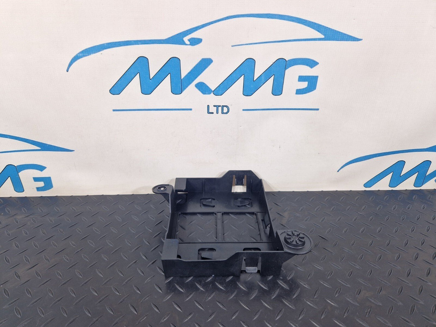 15-18 AUDI A7 4G GENUINE OEM BRACKET MOUNT TRIM 4G8907368