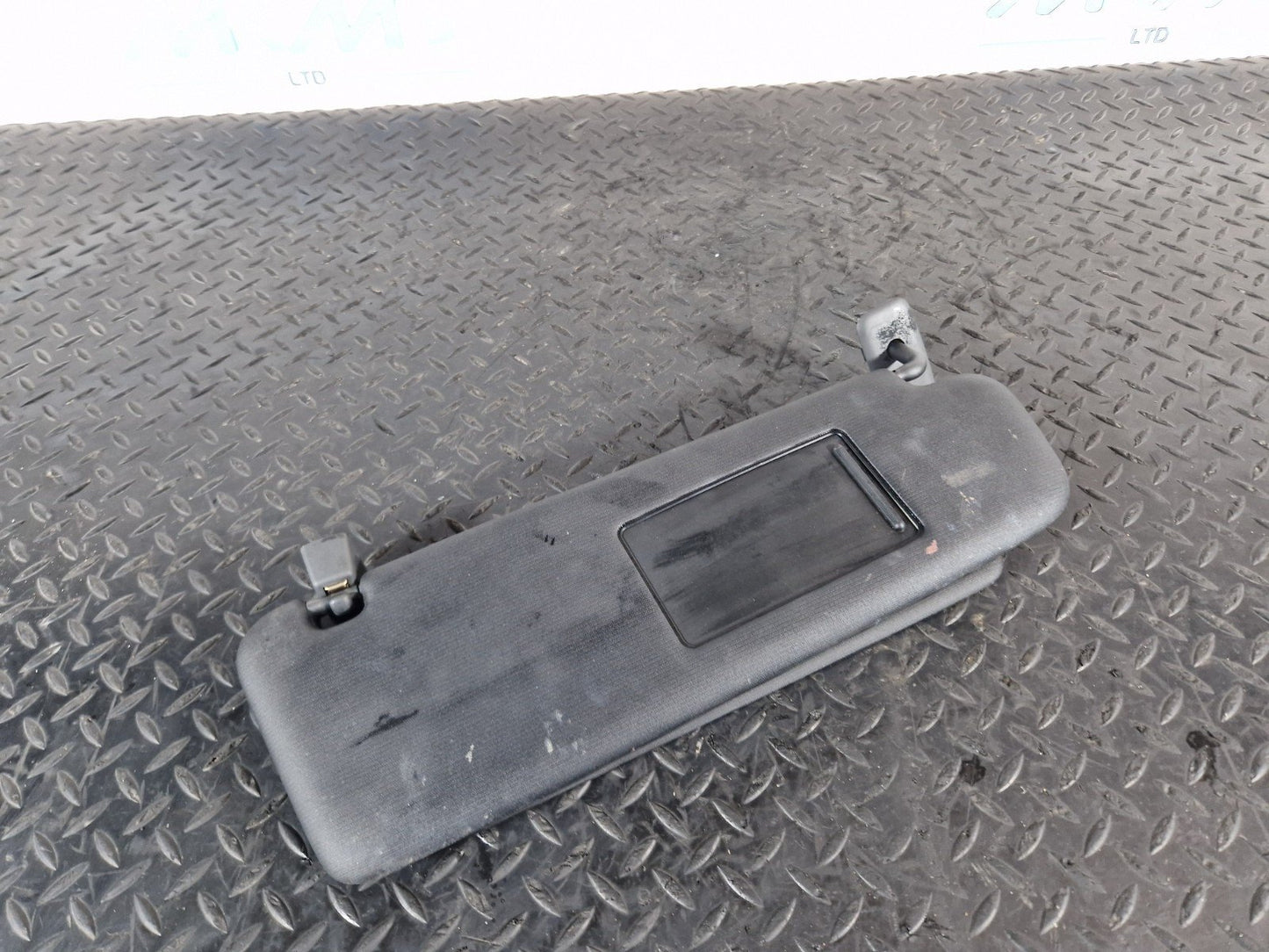 10-18 VW TOUAREG 7P GENUINE FRONT RIGHT DRIVERS SIDE DOUBLE SUN VISOR 7P0857552D