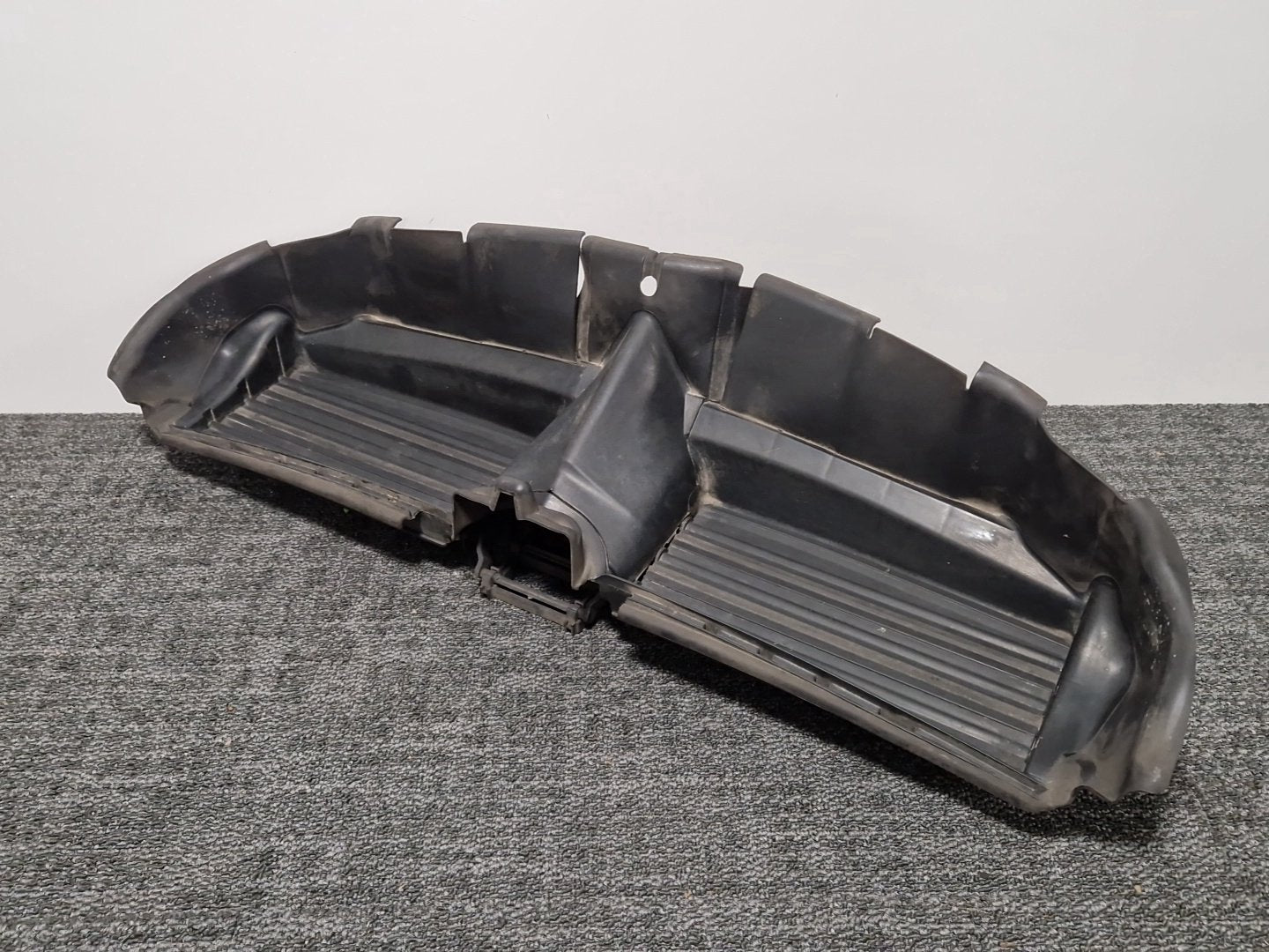 BMW 318i E90 Saloon Genuine Air Intake Shutter Bumper Grille Panel Assembly