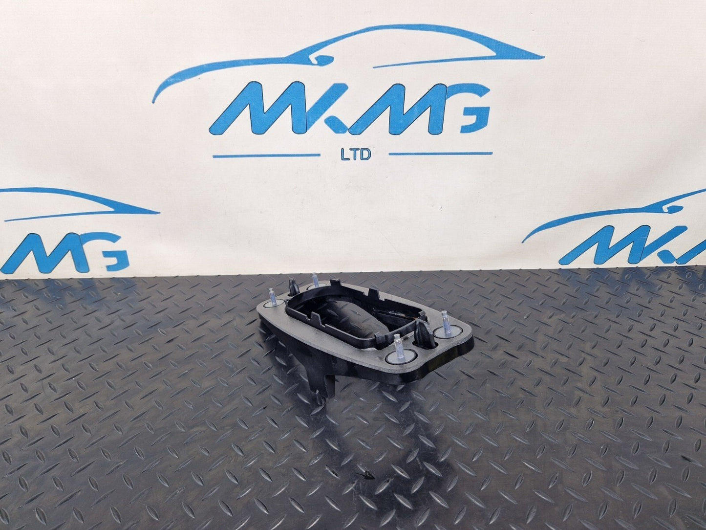 16-24 AUDI A5 F5 GEARBOX GEAR SELECTOR MOUNTING BRACKET 8W0711025B